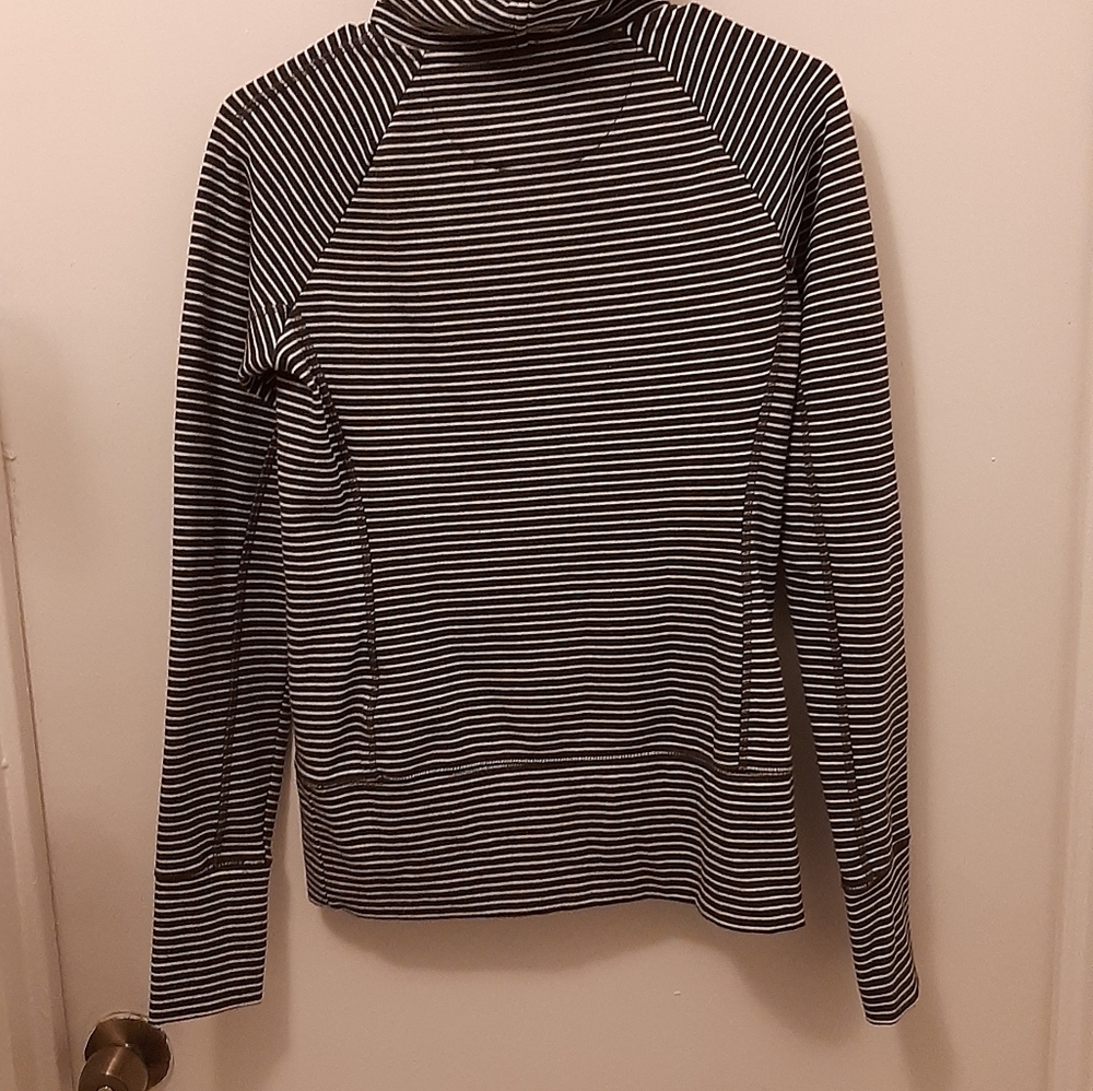 GAP WOMEN'S HOODIE SWEATER. SZ::S..ZIPPERED STRTCH ELEMEMT.DARK GREY STRI.